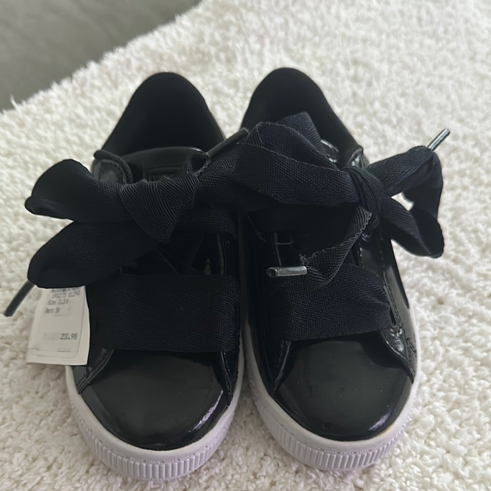 Puma Black Sneakers with Ribbon Laces